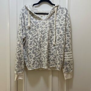 Vintage Havana snow leopard v neck hoodie